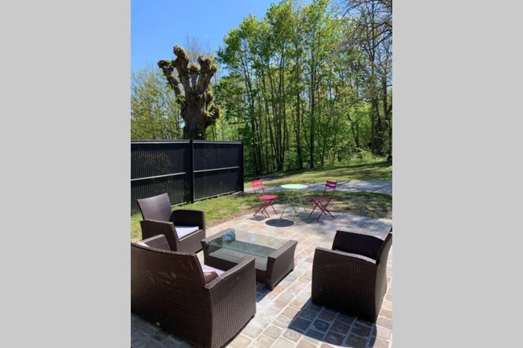 Le Lodge Des Villettes Jouy-le-Moutier Luaran gambar